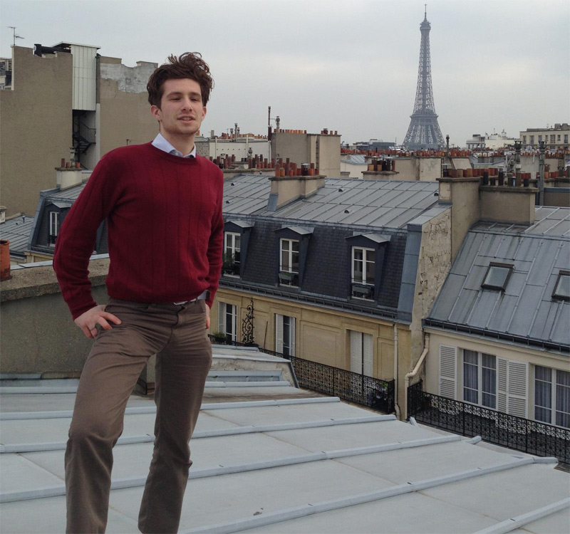 Ambroise sur les toits de Paris