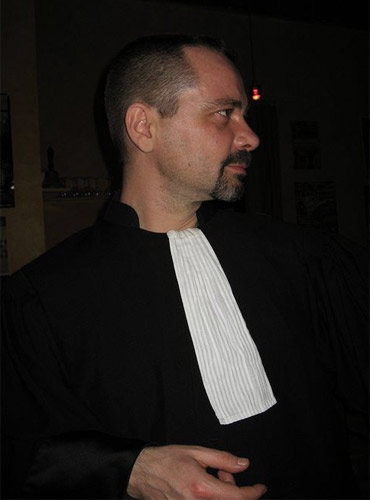 Laurent Gloaguen en robe.