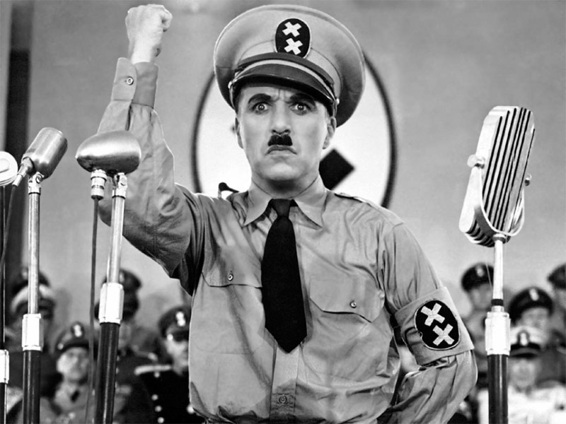 Charlie Chaplin dictateur, 1940